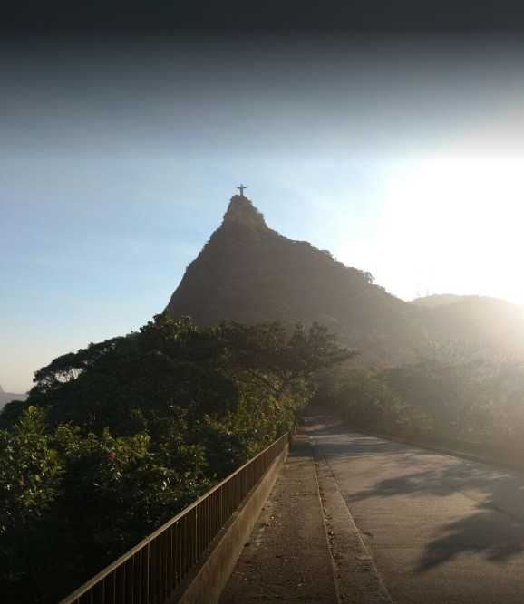 Van com turistas é assaltada antes de passeio no Cristo Redentor