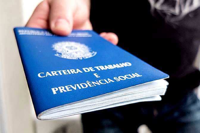 Concursos públicos oferecem mais de 9 mil vagas