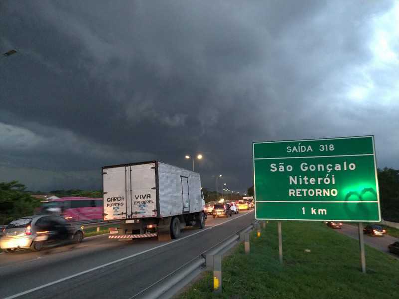 Início de feriado deve ter chuva forte no Rio de Janeiro