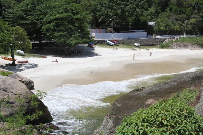 Prefeitura limita estacionamento de veículos nas praias Adão e Eva
