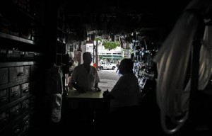 Falta de luz atinge vários bairros em Niterói