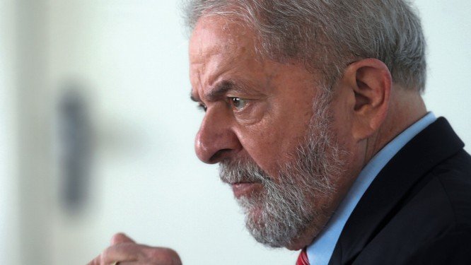 Defesa de Lula prepara HC após 'sim' de Moro a Bolsonaro