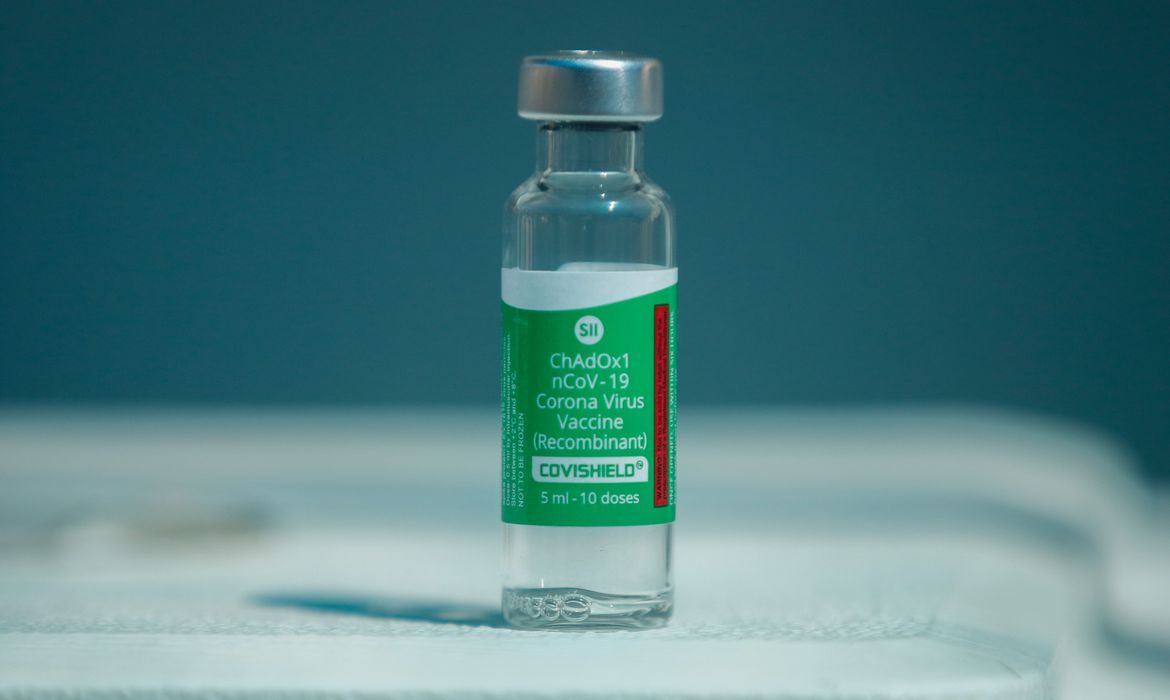 Fiocruz inicia descongelamento do IFA para produzir vacinas